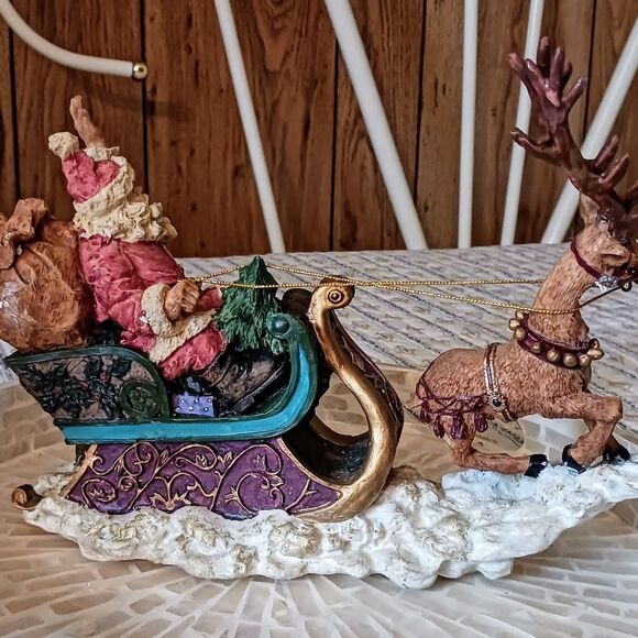 Holiday Santa And His Sleigh With Rainder - Picture 7 of 12